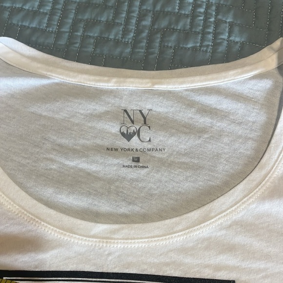 NY❤️CO No 1 MOM logo embellished tee Size M - Picture 6 of 9